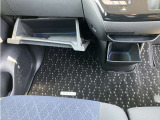 収納スペースもたくさん有ります☆車検証や小物類などすっきり収納♪