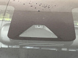 【トヨタセーフティセンス】走行中に前方の車両等を認識し、衝突しそうな時は警報とブレーキで衝突回避と被害軽減をアシスト。より安全にドライブをお楽しみいただけます。