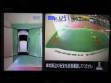 アラウンドビューモニターで車庫入れも空から見ている様に駐車できラクラクです。