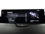 ハンドル操作をアシストすることにより車線からの逸脱回避を支援します。