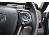 Hondaセンシングの機能のひとつ、アダプティブクルーズコントロール付!アクセルから足を離しても設定したスピードと前車との車間を保ち走行してくれます!車線維持もアシスト☆高速道路で疲労軽減ですね☆