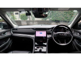 運転席の視点が高いため、一般車では見れない景色が広がります。