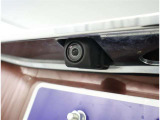 バックカメラが付いているので後方確認が非常にしやすいです。今や運転初心者も熟練者も必須装備!ついていて損はないですね♪