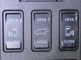 両側電動スライドドアを装備しております。