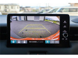 バックモニター付ですので、車庫入れも駐車もラクラクです。