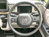 【ステアリングスイッチ】運転中、前方から目線をそらすことなく、オーディオ等の操作が可能な便利機能!安心&快適なドライブを演出してくれます♪