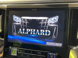 【BIG-X11インチナビ】人気の大画面BIG-Xナビを装備。専用設計で車内の雰囲気にマッチ!ナビ利用時のマップ表示は見やすく、テレビやDVDは臨場感がアップ!いつものドライブがグッと楽しくなります♪