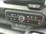プラズマクラスター技術搭載フルオートエアコン / 運転席&助手席シートヒーター