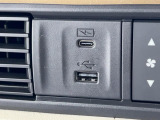 スマートフォンなどの音楽再生が可能なUSB接続ジャック装備車両です♪♪♪