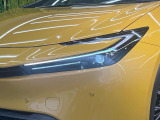 【LEDヘッドライト】悪天候や夜間走行時も良好な視界を確保し安心して運転できる高輝度LEDヘッドライトを装備!点灯速度が早く、消費電力も抑えられています。