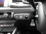 クルーズコントロールを装備し、高速道路などでの長距離運転を快適にサポート。アクセル操作の負担を軽減し、ゆとりのあるドライブを実現します。