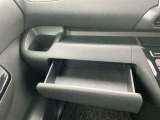 グローブボックスも収納しやすさ◎