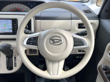 インテリアに合わせたデザインのステアリングは、運転される方のことも考え、運転しやすい形状、大きさです。是非一度、実際に触ってお確かめください。