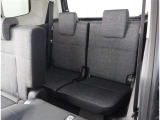 3列目シートもひろびろとしたスペースを確保しています。大人数でのお出かけもばっちりです!