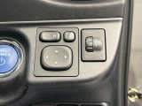 【電動格納ミラー】サイドミラーは電動格納式となっており、狭い駐車場でもキズがつくリスクを抑えられます。