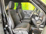 運転席シート廻りは使用感も少なく、良好な状態となっています。前オーナー様が丁寧に使っていたことがよくわかりますね。
