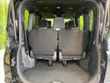 普段のお買い物や通勤、送迎等に十分な荷室スペースを確保しております。セカンドシートを倒すと、大きな荷物の積載も可能です♪