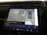 パノラミックビューモニター付きです。車両を上から見たような映像を画面に表示。運転席からの目視だけでは見にくい、車両周辺の状況をリアルタイムでしっかり確認できます。