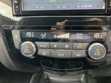 すっきりした運転席周りにはナビやエアコンの操作パネルを設置しておりますので、お一人での運転でもご安心できます。