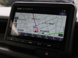 純正ナビ搭載車!!ナビ起動までの時間と地図検索する速度が魅力で、初めての道でも安心・快適なドライブをサポートします!!