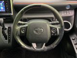 【純正革巻きステアリング】上質な革を使用することで、手にしっかり馴染みとても運転しやすいハンドルです♪