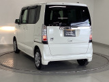 こちら側にもスライドドアがついています。乗り降りや荷物の積み下ろしなど便利です。