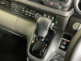 発進時から滑らかに加速する無段階変速のCVTはストップ&ゴーの多い街の中も快適です