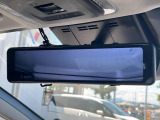 【デジタルインナーミラー】後席の大きな荷物や同乗者で後方が確認しづらい時でも安心!カメラが撮影した車両後方の映像をルームミラー内に表示。クリアな視界で状況の確認が可能です!