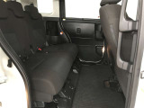 ゆとりある広々とした車内空間は、ドライブを始め買い物やレジャーなど、幅広く活躍します。一人でもみんなとでもお出かけを楽しみましょう!