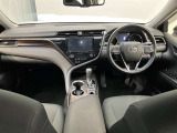 高いホールド性で運転姿勢が安定します。長距離ドライブでも疲れにくいのが魅力です。快適なドライビングライフをお送りください♪