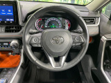 【純正革巻きステアリング】上質な革を使用することで、手にしっかり馴染みとても運転しやすいハンドルです♪