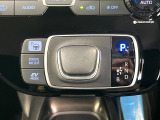 【リモート機能つきアドバンストパーク】専用スマートフォンアプリの使用で、車外から遠隔駐車・出庫が可能な先進機能。広い場所で乗り降りしたい時に便利です♪