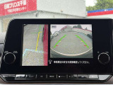 ナビのカメラボタンを二回押すことで運転席からの死角もカバーできます
