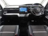 ◆視界広々で非常に運転しやすくロングドライブでも疲れを感じさせないすっきりとまとまったインパネ周りです。