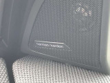 ハーマンカードンのカースピーカーは良質な音を届けると同時に、その先にある車内空間における上質な&ldquo;音楽体験&rdquo;も提供している。