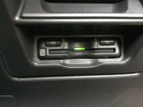 ETCが装着されています。再セットアップ後高速道路の料金所をノンストップで通過できて大変便利です。