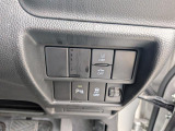 安全機能も豊富なお車です。
