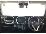 見通しのよいすっきりとした視界で、誰でも運転しやすいです。運転のしやすさは疲れにくさにも繋がりますよ♪
