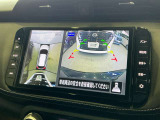 空から見たような映像で駐車ができるアラウンドビューモニター。ひと目でわかるセンサーに前後の衝突被害軽減ブレーキ付き。