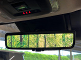 【デジタルインナーミラー】後席の大きな荷物や同乗者で後方が確認しづらい時でも安心!カメラが撮影した車両後方の映像をルームミラー内に表示。クリアな視界で状況の確認が可能です!