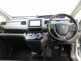 Honda車が初めての方にも扱いやすく分かりやすいインパネ周りと各種スイッチ類です。