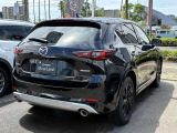 【CX-5】上質感と精悍さを兼ね備え、ワイド感を強調した意匠。オールラウンドな機能美と品格、洗練されたデザイン。