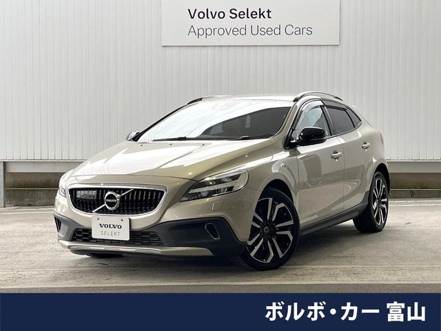 V40クロスカントリー D4 サマム ディーゼル 