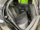 コンパクトカーですが、セカンドシートは十分な広さがあり快適にお乗りいただけます♪シートを倒して大きな荷物を積んだりと、用途の幅が広い1台です。