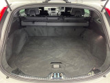 普段のお買い物や通勤、送迎等に十分な荷室スペースを確保しております。セカンドシートを倒すと、大きな荷物の積載も可能です。