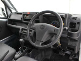 運転席廻りです。