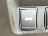運転席側からトランクのドアをスイッチ1つで開けれます