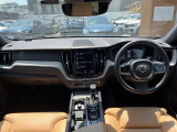 XC60D4AWDインスクリプション入庫しました!洗練されたデザインの革シートに、360度カメラ・マッサージ機能など快適装備を備えた魅力あふれる一台です。ぜひお問い合わせください!
