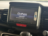 インテリアに馴染む純正ナビがついております。Honda自慢のインターナビは渋滞情報だけでなく天気情報、災害情報、安否情報など多彩な情報をご提供するHonda独自の「通信型ナビ」となっております。