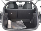 大きな開口幅で荷物を出し入れしやすいのが魅力のラゲージスペースです!